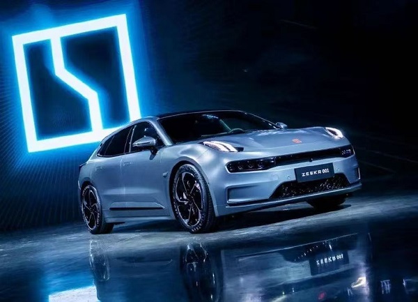 CES Debütündən Səhra Qələbəsinə qədər: Zeekr Yaxın Şərqi fırtına ilə tutur